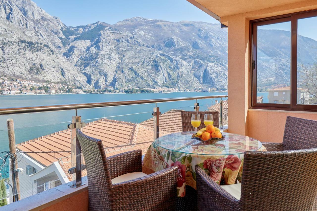 Blanka Sea View Apartments Kotor Luaran gambar